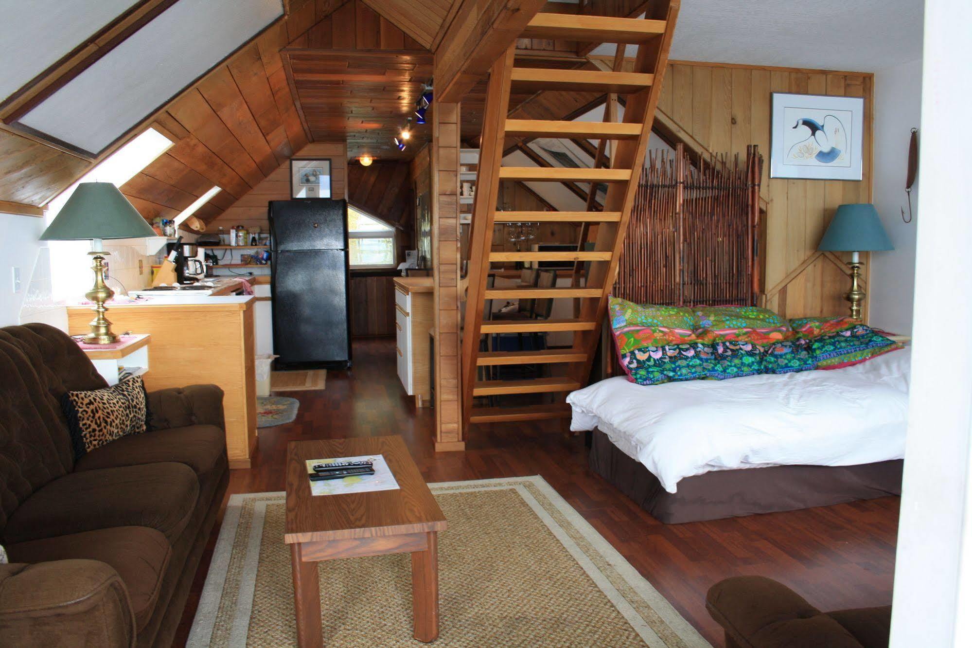 Orca Lodge Sointula Eksteriør billede