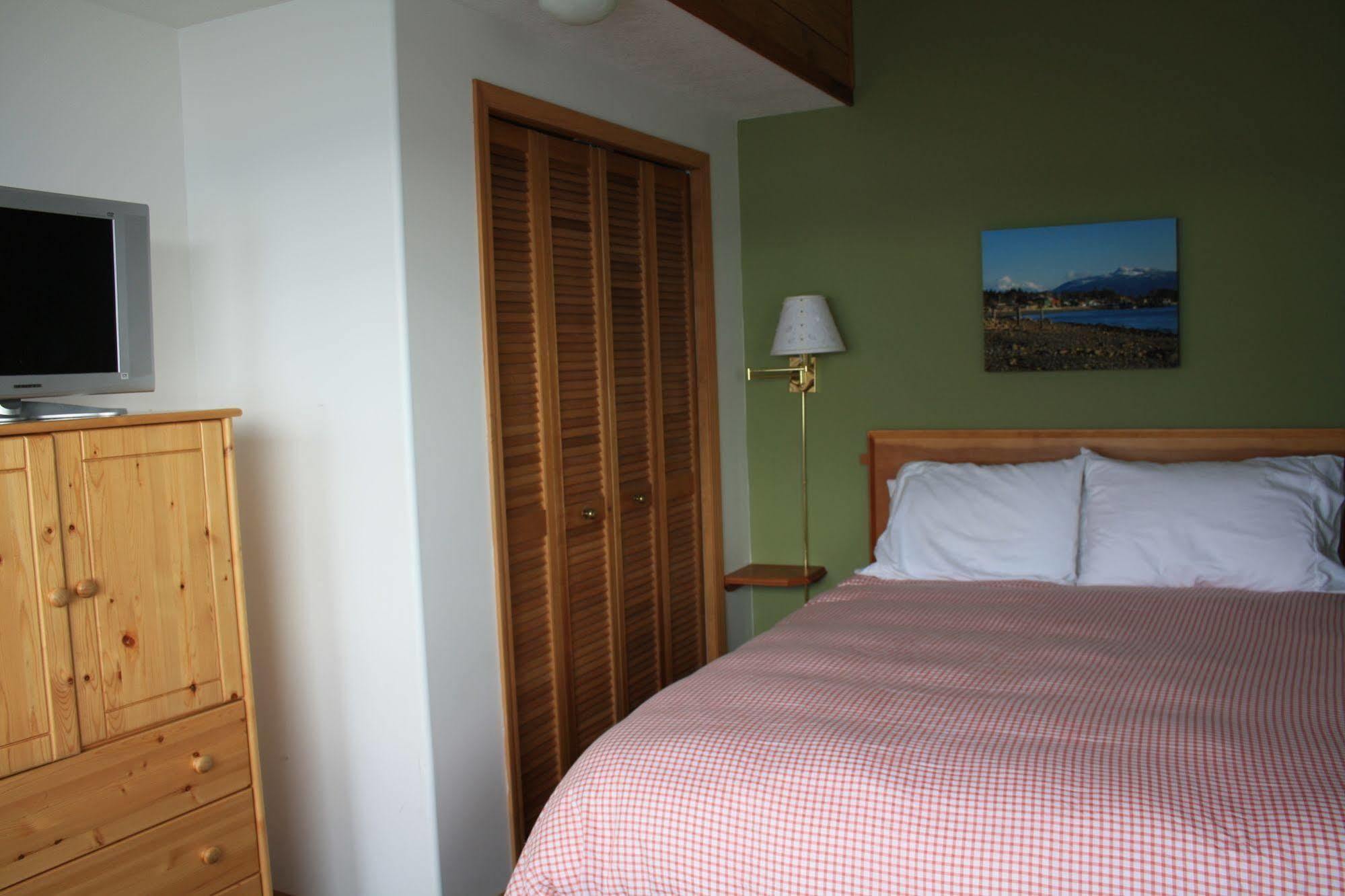 Orca Lodge Sointula Eksteriør billede